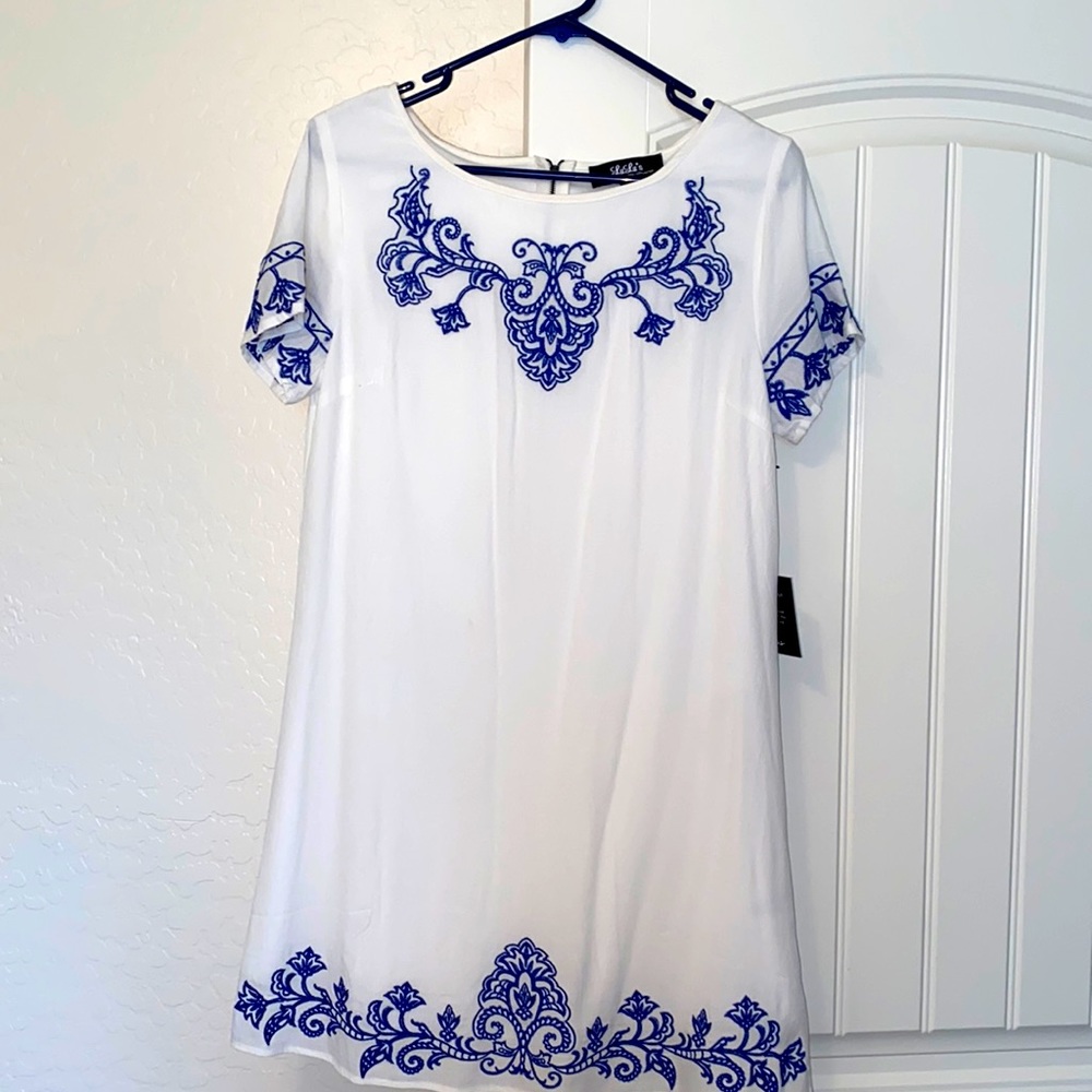 Lulu’s White dress